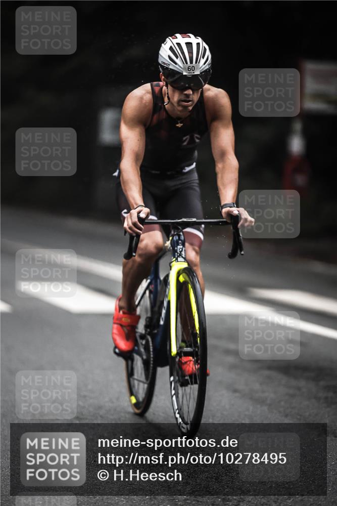 13.09.2026 - Stadtparktriathlon H.Heesch http://msf.ph/oto/10278495 13.09.2026 08:56:13 Radfahren 54, 57, 60, 93 meine-sportfotos.de