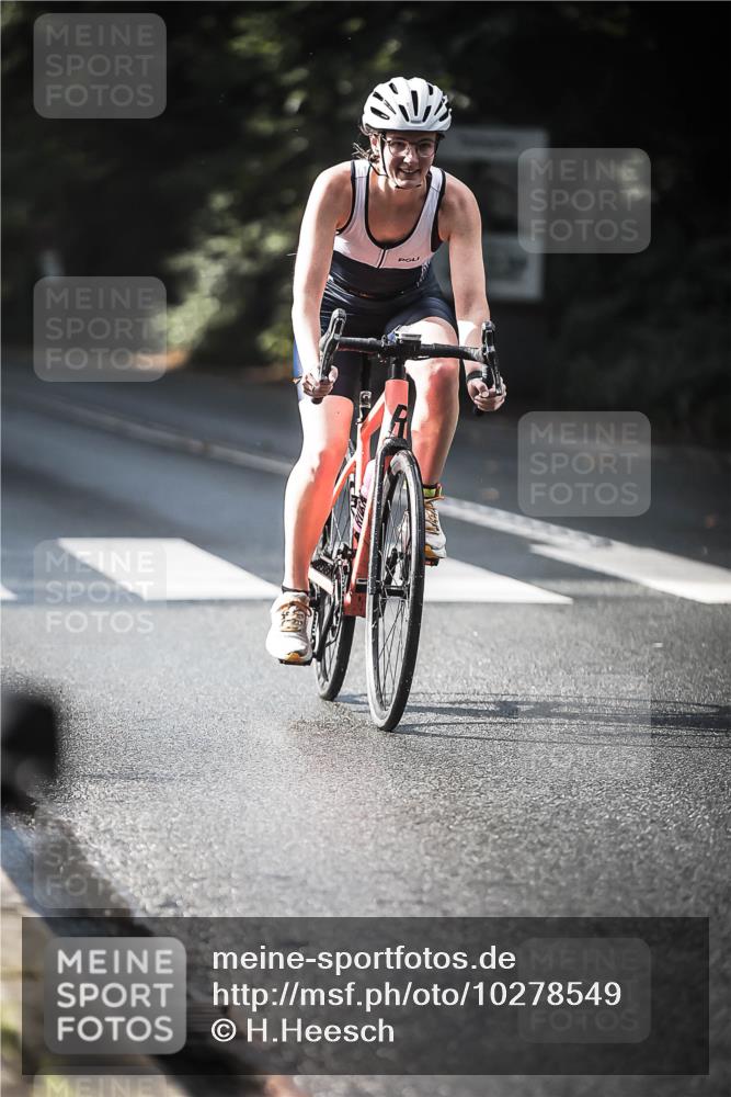 13.09.2026 - Stadtparktriathlon H.Heesch http://msf.ph/oto/10278549 13.09.2026 10:42:56 Radfahren 276, 364, 380, 437, 444, 542, 578 meine-sportfotos.de