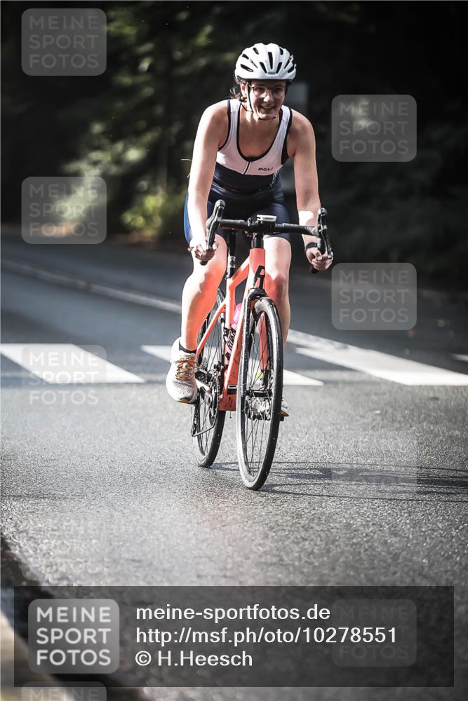 13.09.2026 - Stadtparktriathlon H.Heesch http://msf.ph/oto/10278551 13.09.2026 10:42:56 Radfahren 276, 364, 380, 437, 444, 542, 578 meine-sportfotos.de