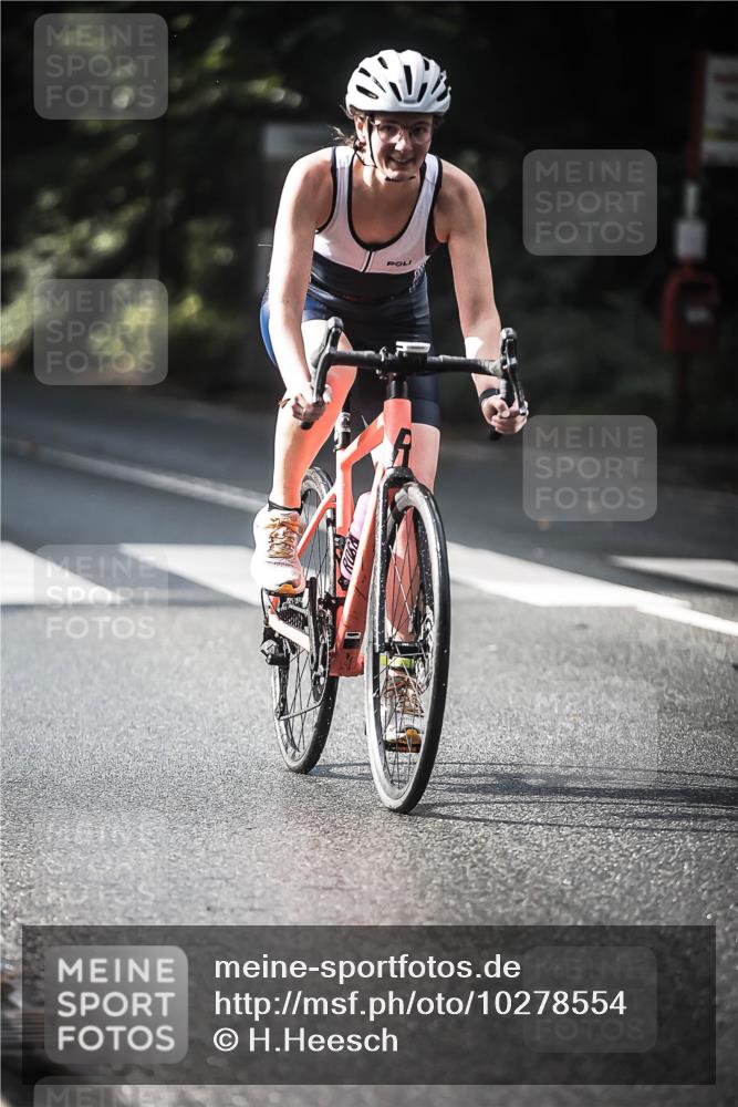 13.09.2026 - Stadtparktriathlon H.Heesch http://msf.ph/oto/10278554 13.09.2026 10:42:56 Radfahren 276, 364, 380, 437, 444, 542, 578 meine-sportfotos.de