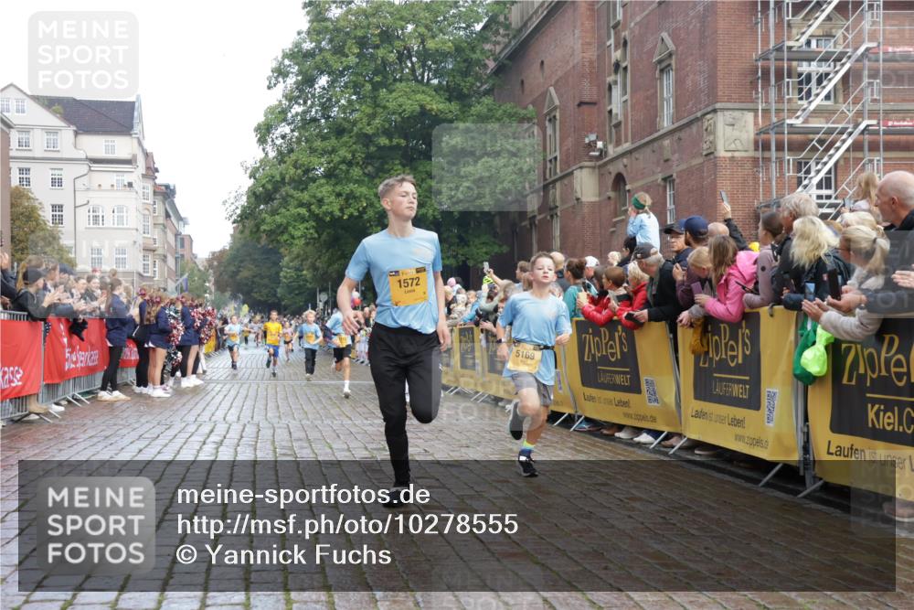 13.09.2026 - Kiel Lauf Yannick Fuchs http://msf.ph/oto/10278555 13.09.2026 08:51:30 Ziel 444, 909, 1243, 3683, 4741, 5211, 5439, 5793, 5906, 6699, 8206, 8657, 8883, 9379, 9929, 496, 909, 1238, 1724, 2343, 3683, 4159, 5010, 7033, 10463, 10970, 11688, 1210, 1572, 3779, 3901, 5130, 5169, 5580, 5976, 6532, 7521, 8538, 11448, 12102, 12467, 5959, 10957 meine-sportfotos.de