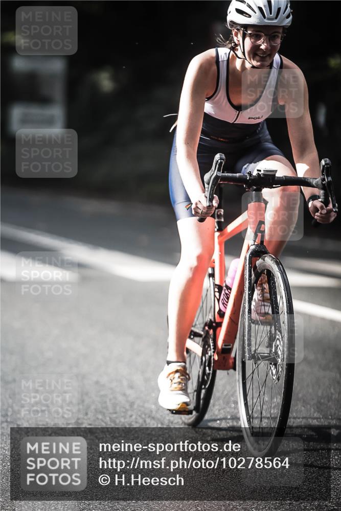 13.09.2026 - Stadtparktriathlon H.Heesch http://msf.ph/oto/10278564 13.09.2026 10:42:57 Radfahren 276, 364, 380, 437, 444, 542, 578 meine-sportfotos.de