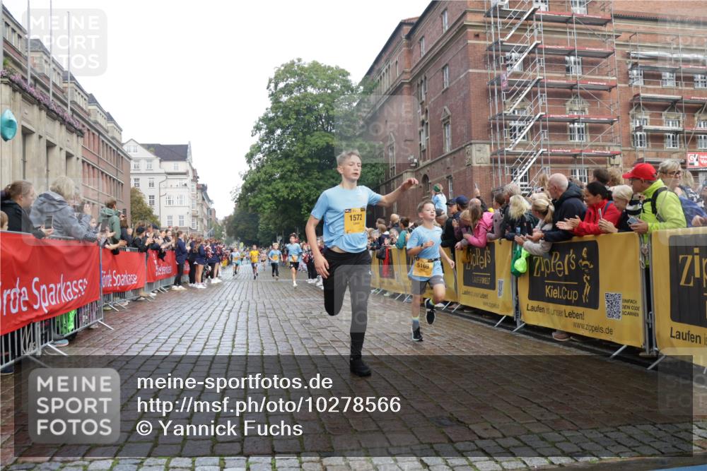 13.09.2026 - Kiel Lauf Yannick Fuchs http://msf.ph/oto/10278566 13.09.2026 08:51:30 Ziel 444, 909, 1243, 3683, 4741, 5211, 5439, 5793, 5906, 6699, 8206, 8657, 8883, 9379, 9929, 496, 909, 1238, 1724, 2343, 3683, 4159, 5010, 7033, 10463, 10970, 11688, 1210, 1572, 3779, 3901, 5130, 5169, 5580, 5976, 6532, 7521, 8538, 11448, 12102, 12467, 5959, 10957 meine-sportfotos.de