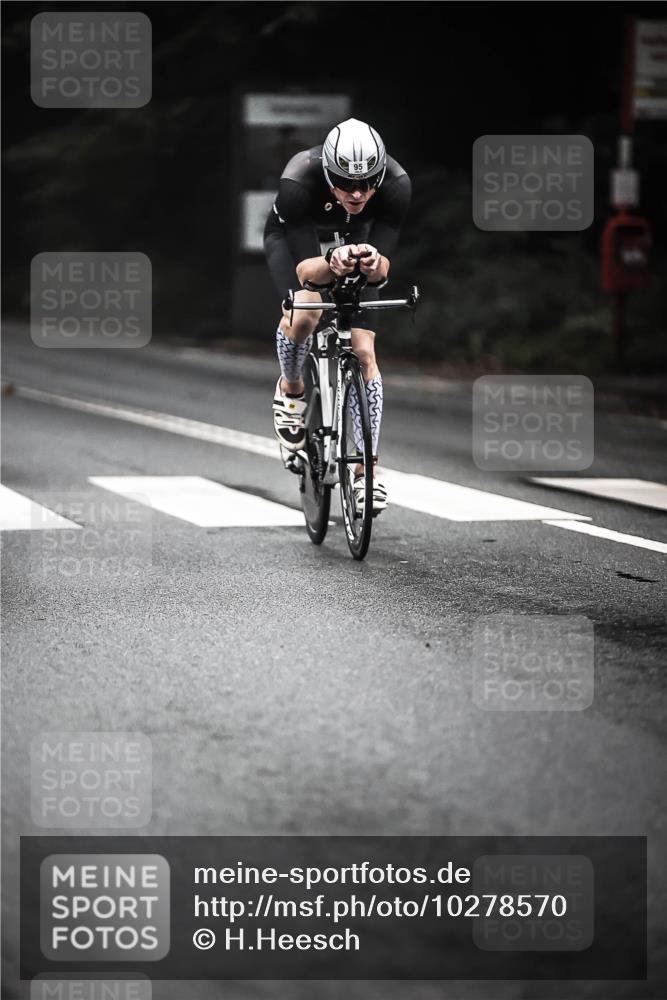 13.09.2026 - Stadtparktriathlon H.Heesch http://msf.ph/oto/10278570 13.09.2026 08:57:05 Radfahren 62, 68, 95 meine-sportfotos.de