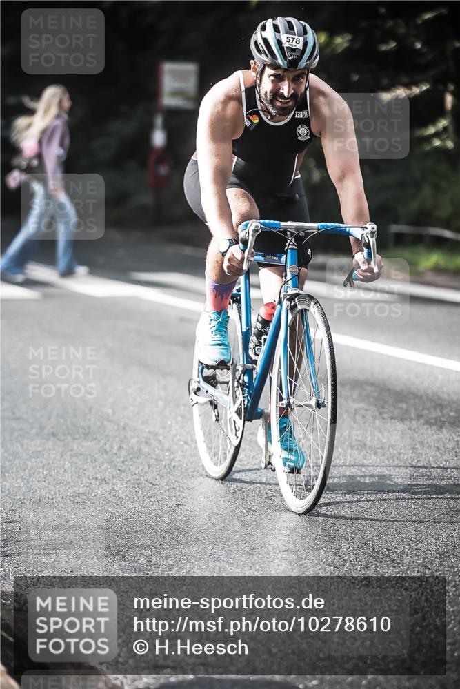 13.09.2026 - Stadtparktriathlon H.Heesch http://msf.ph/oto/10278610 13.09.2026 10:43:03 Radfahren 364, 437, 578 meine-sportfotos.de