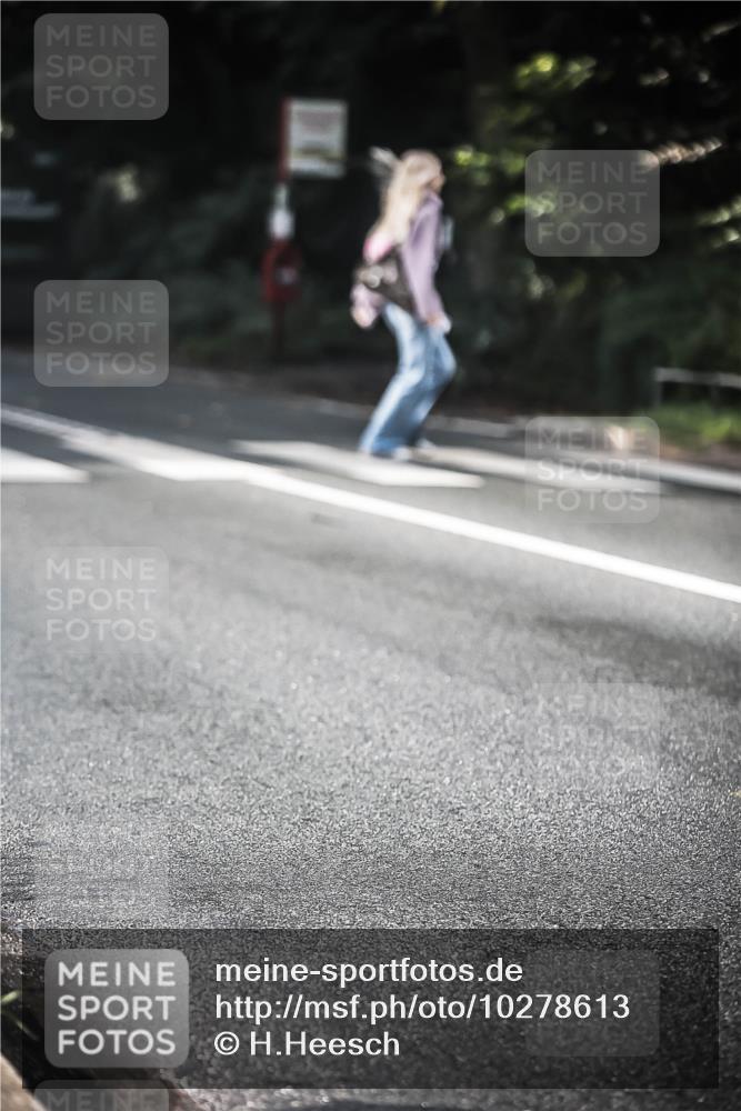 13.09.2026 - Stadtparktriathlon H.Heesch http://msf.ph/oto/10278613 13.09.2026 10:43:03 Radfahren 364, 437, 578 meine-sportfotos.de