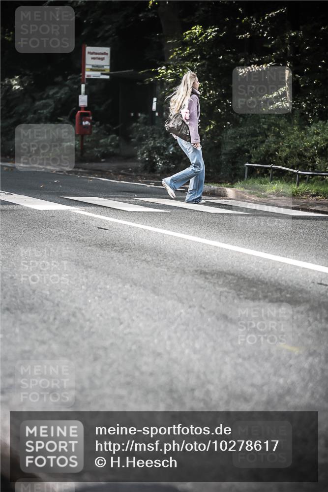 13.09.2026 - Stadtparktriathlon H.Heesch http://msf.ph/oto/10278617 13.09.2026 10:43:03 Radfahren 364, 437, 578 meine-sportfotos.de