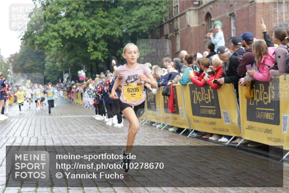 13.09.2026 - Kiel Lauf Yannick Fuchs http://msf.ph/oto/10278670 13.09.2026 08:51:38 Ziel 1243, 3779, 3901, 5130, 5793, 5906, 5976, 6532, 6699, 7521, 8206, 8538, 8657, 9379, 11448, 12467, 444, 909, 1238, 1724, 3683, 4159, 4741, 5010, 5211, 5439, 7033, 8657, 8883, 9379, 9929, 10463, 10970, 11688, 1210, 1572, 2020, 5169, 5580, 6205, 7171, 8543, 8700, 12102, 496, 2343 meine-sportfotos.de
