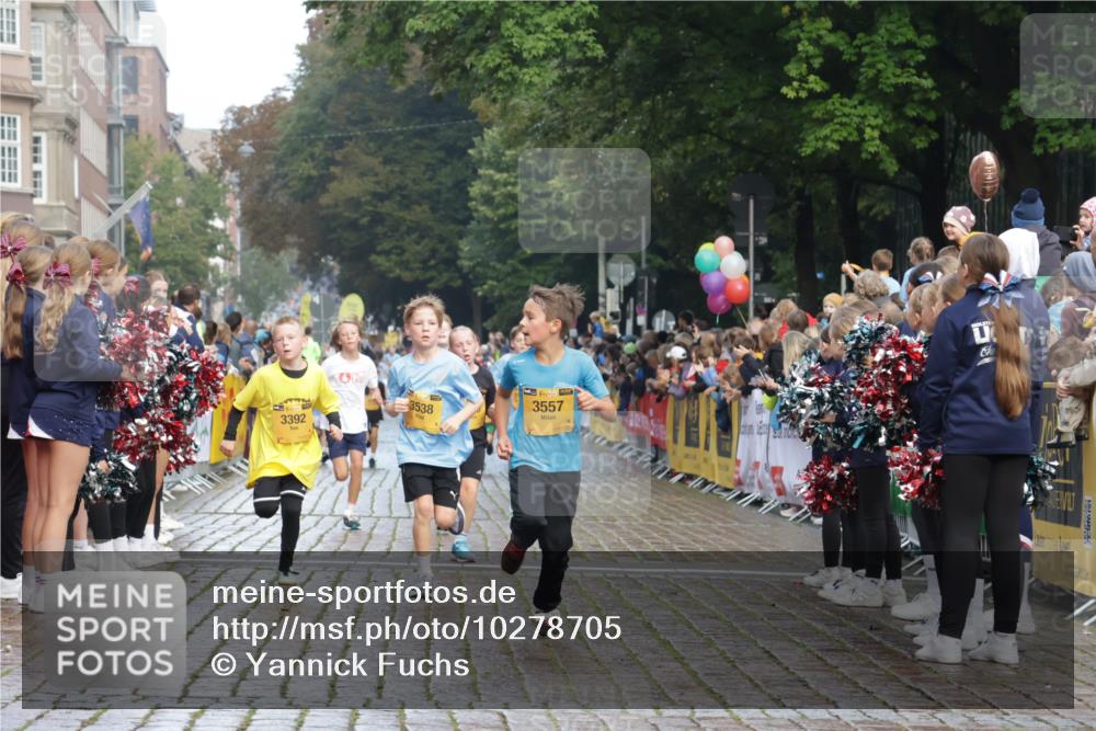 13.09.2026 - Kiel Lauf Yannick Fuchs http://msf.ph/oto/10278705 13.09.2026 08:51:40 Ziel 1210, 1243, 3779, 3901, 5130, 5580, 5793, 5906, 5976, 6532, 7521, 8206, 8538, 11448, 12467, 444, 909, 1238, 1724, 3683, 4159, 4741, 5010, 5211, 5439, 5906, 6699, 7033, 8657, 8883, 9379, 9929, 10463, 10970, 11688, 1572, 2020, 3538, 3557, 5169, 6205, 7171, 8543, 8700, 12102, 496, 1724, 2343, 10970 meine-sportfotos.de