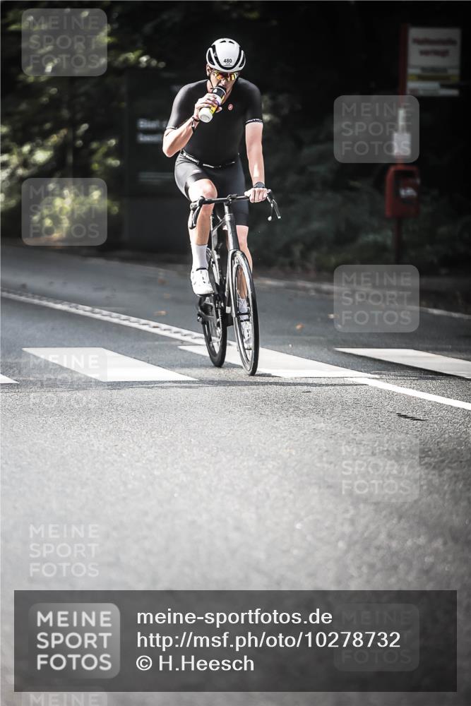 13.09.2026 - Stadtparktriathlon H.Heesch http://msf.ph/oto/10278732 13.09.2026 10:43:42 Radfahren 408, 416, 463, 480 meine-sportfotos.de