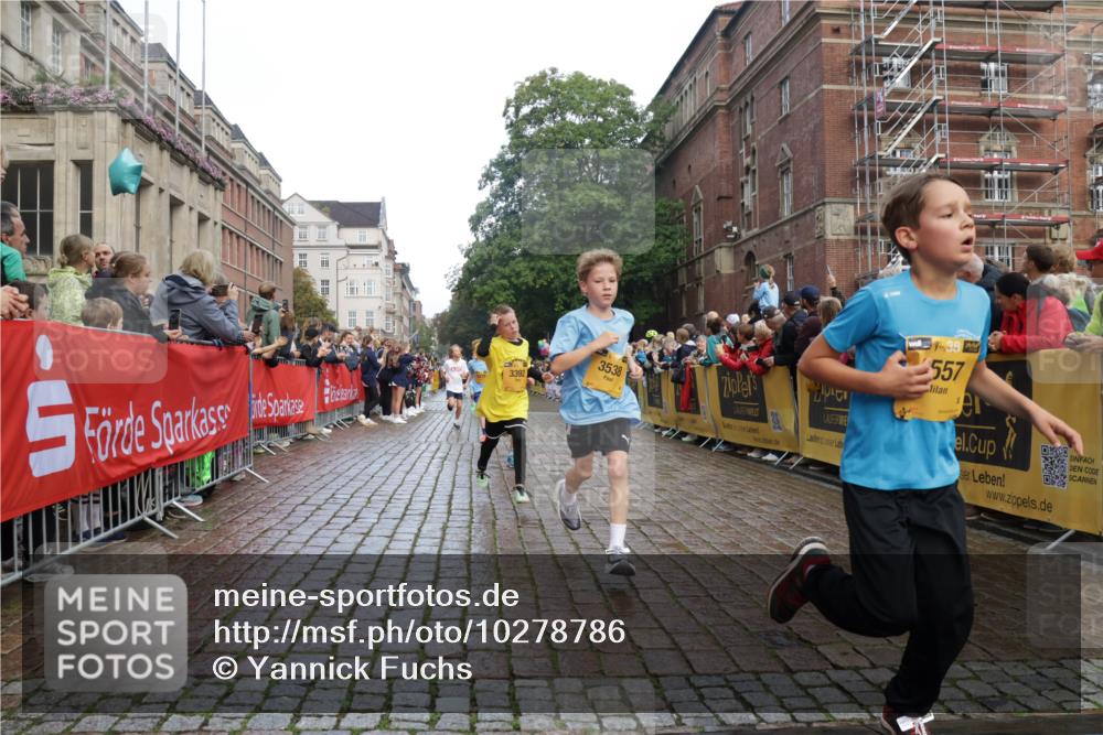 13.09.2026 - Kiel Lauf Yannick Fuchs http://msf.ph/oto/10278786 13.09.2026 08:51:44 Ziel 1210, 1572, 3779, 3901, 5130, 5169, 5580, 5793, 5976, 6532, 7521, 8538, 11448, 12102, 12467, 444, 909, 1238, 1243, 3683, 4159, 4741, 5010, 5211, 5439, 5906, 6699, 7033, 8206, 8657, 8883, 9379, 9929, 10463, 11688, 2020, 3392, 3538, 3557, 5810, 6205, 6372, 7171, 8543, 8700, 11608, 1724, 10463, 10970, 11688 meine-sportfotos.de