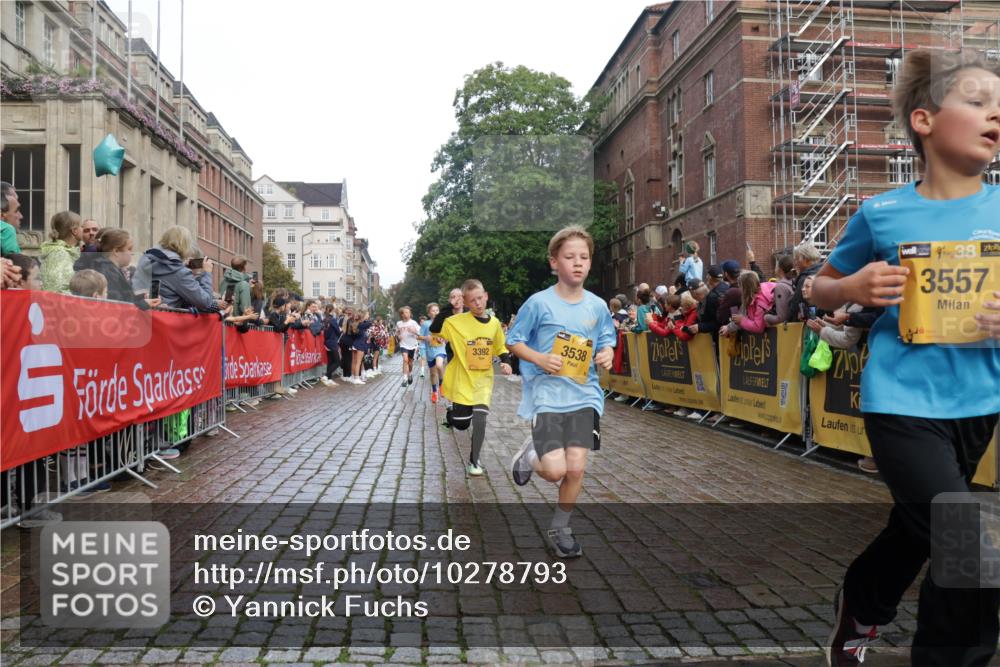 13.09.2026 - Kiel Lauf Yannick Fuchs http://msf.ph/oto/10278793 13.09.2026 08:51:44 Ziel 1210, 1572, 3779, 3901, 5130, 5169, 5580, 5793, 5976, 6532, 7521, 8538, 11448, 12102, 12467, 444, 909, 1238, 1243, 3683, 4159, 4741, 5010, 5211, 5439, 5906, 6699, 7033, 8206, 8657, 8883, 9379, 9929, 10463, 11688, 2020, 3392, 3538, 3557, 5810, 6205, 6372, 7171, 8543, 8700, 11608, 1724, 10463, 10970, 11688 meine-sportfotos.de