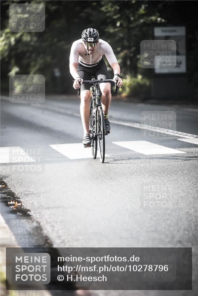 13.09.2026 - Stadtparktriathlon H.Heesch http://msf.ph/oto/10278796 13.09.2026 10:43:53 Radfahren 408, 488, 528, 536, 556 meine-sportfotos.de