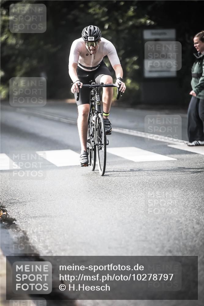 13.09.2026 - Stadtparktriathlon H.Heesch http://msf.ph/oto/10278797 13.09.2026 10:43:53 Radfahren 408, 488, 528, 536, 556 meine-sportfotos.de