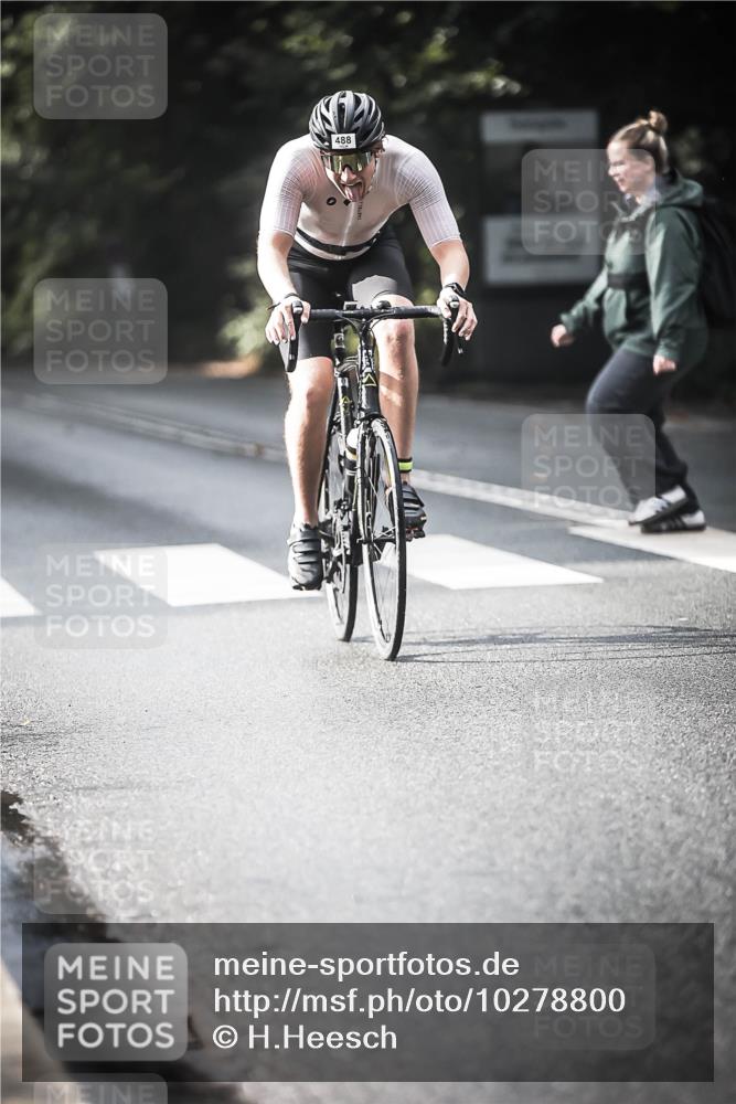 13.09.2026 - Stadtparktriathlon H.Heesch http://msf.ph/oto/10278800 13.09.2026 10:43:53 Radfahren 408, 488, 528, 536, 556 meine-sportfotos.de