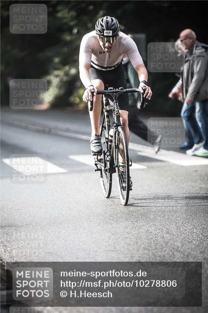 13.09.2026 - Stadtparktriathlon H.Heesch http://msf.ph/oto/10278806 13.09.2026 10:43:53 Radfahren 408, 488, 528, 536, 556 meine-sportfotos.de