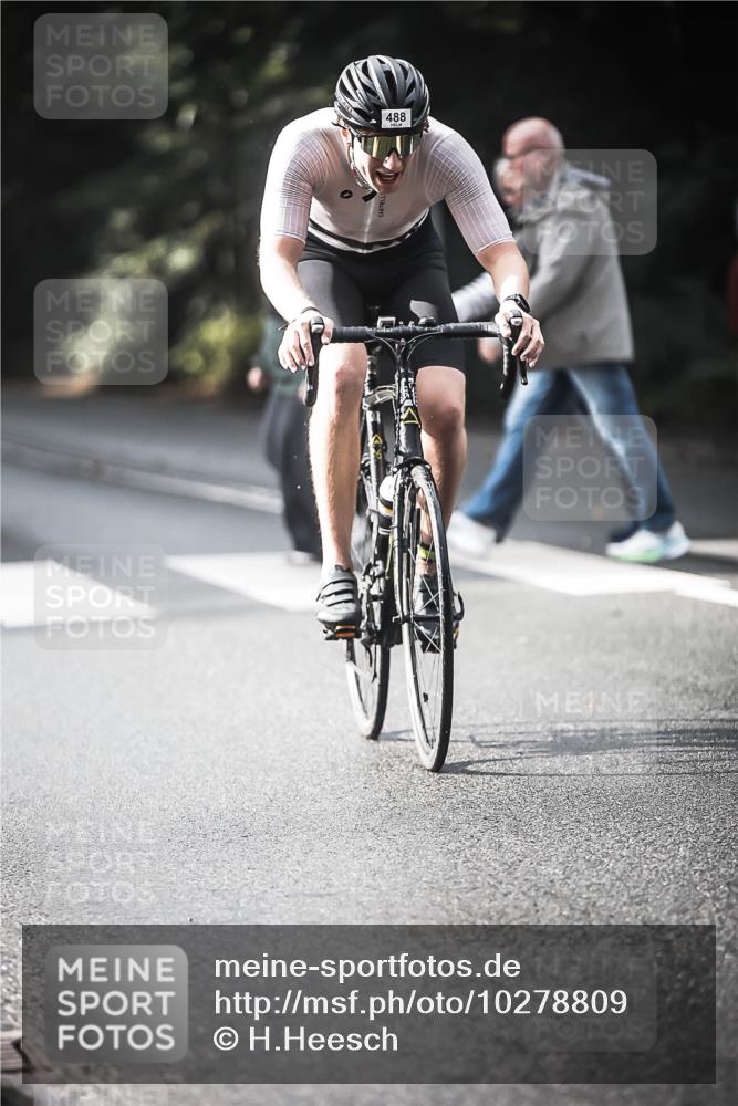 13.09.2026 - Stadtparktriathlon H.Heesch http://msf.ph/oto/10278809 13.09.2026 10:43:53 Radfahren 408, 488, 528, 536, 556 meine-sportfotos.de