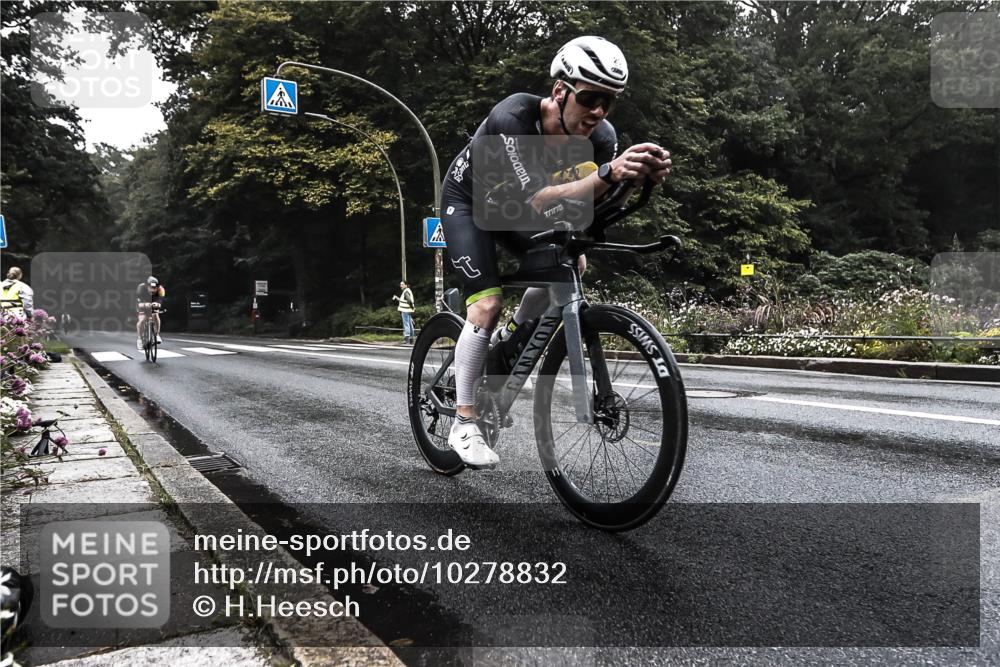 13.09.2026 - Stadtparktriathlon H.Heesch http://msf.ph/oto/10278832 13.09.2026 08:49:07 Radfahren 20, 24, 64 meine-sportfotos.de