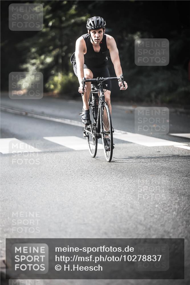13.09.2026 - Stadtparktriathlon H.Heesch http://msf.ph/oto/10278837 13.09.2026 10:43:59 Radfahren 482, 488, 528, 536, 581 meine-sportfotos.de