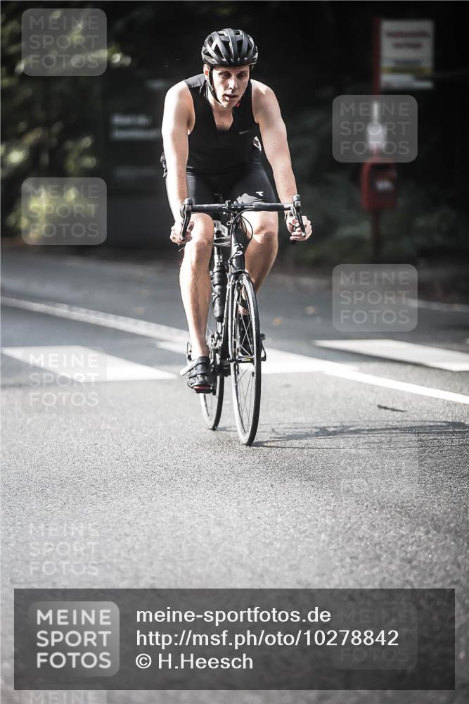 13.09.2026 - Stadtparktriathlon H.Heesch http://msf.ph/oto/10278842 13.09.2026 10:43:59 Radfahren 482, 488, 528, 536, 581 meine-sportfotos.de
