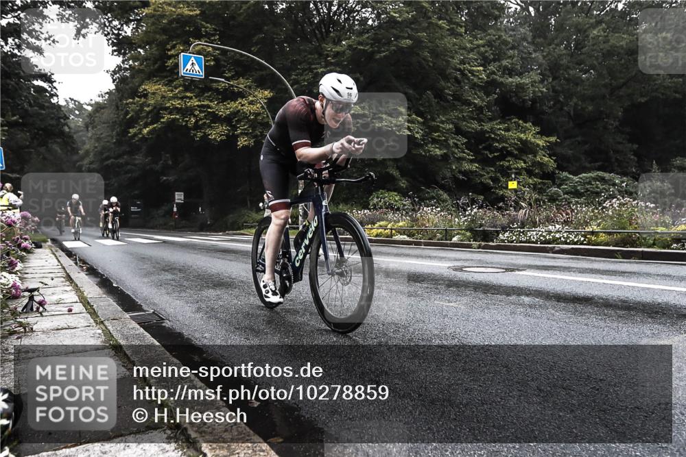 13.09.2026 - Stadtparktriathlon H.Heesch http://msf.ph/oto/10278859 13.09.2026 08:49:35 Radfahren 21, 54, 56, 57, 70, 71 meine-sportfotos.de