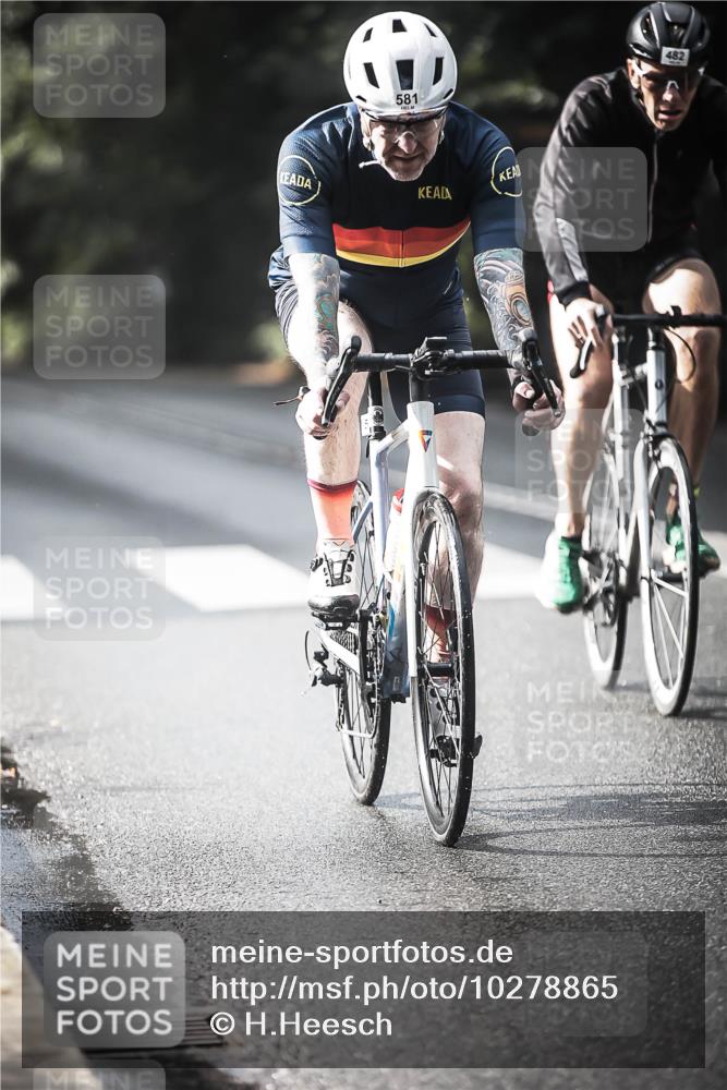 13.09.2026 - Stadtparktriathlon H.Heesch http://msf.ph/oto/10278865 13.09.2026 10:44:04 Radfahren 412, 482, 528, 540, 581 meine-sportfotos.de