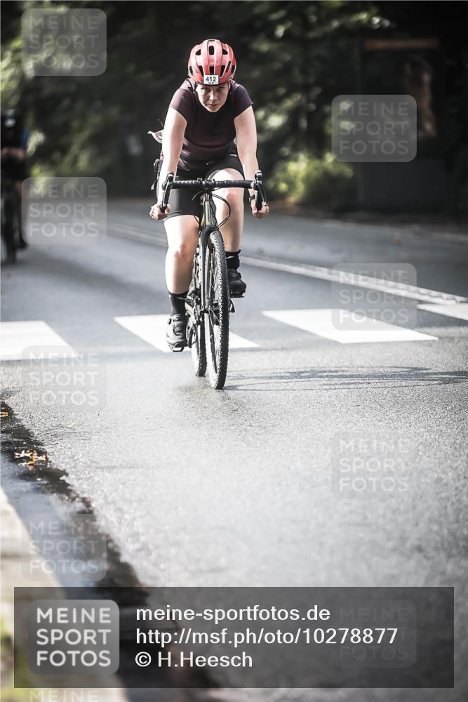 13.09.2026 - Stadtparktriathlon H.Heesch http://msf.ph/oto/10278877 13.09.2026 10:44:07 Radfahren 412, 482, 540, 581 meine-sportfotos.de