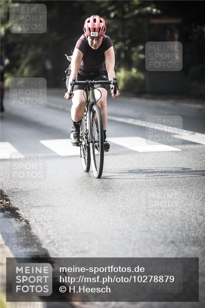 13.09.2026 - Stadtparktriathlon H.Heesch http://msf.ph/oto/10278879 13.09.2026 10:44:07 Radfahren 412, 482, 540, 581 meine-sportfotos.de