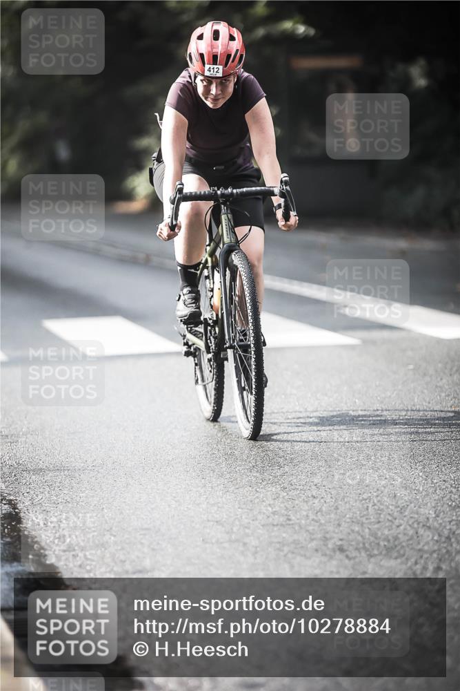 13.09.2026 - Stadtparktriathlon H.Heesch http://msf.ph/oto/10278884 13.09.2026 10:44:07 Radfahren 412, 482, 540, 581 meine-sportfotos.de