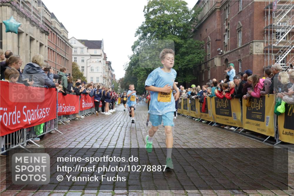 13.09.2026 - Kiel Lauf Yannick Fuchs http://msf.ph/oto/10278887 13.09.2026 08:51:49 Ziel 1210, 1572, 2020, 3779, 5169, 5580, 6532, 7171, 7521, 8538, 8543, 8700, 11448, 12102, 12467, 444, 909, 1243, 3683, 3779, 3901, 4159, 4741, 5010, 5130, 5211, 5439, 5793, 5906, 5976, 6699, 7033, 8206, 8538, 8657, 8883, 9379, 9929, 2015, 3392, 3538, 3557, 5810, 6205, 6372, 8477, 8736, 10826, 11608, 1238, 1724, 4159, 5010, 7033, 10463, 10970, 11688 meine-sportfotos.de