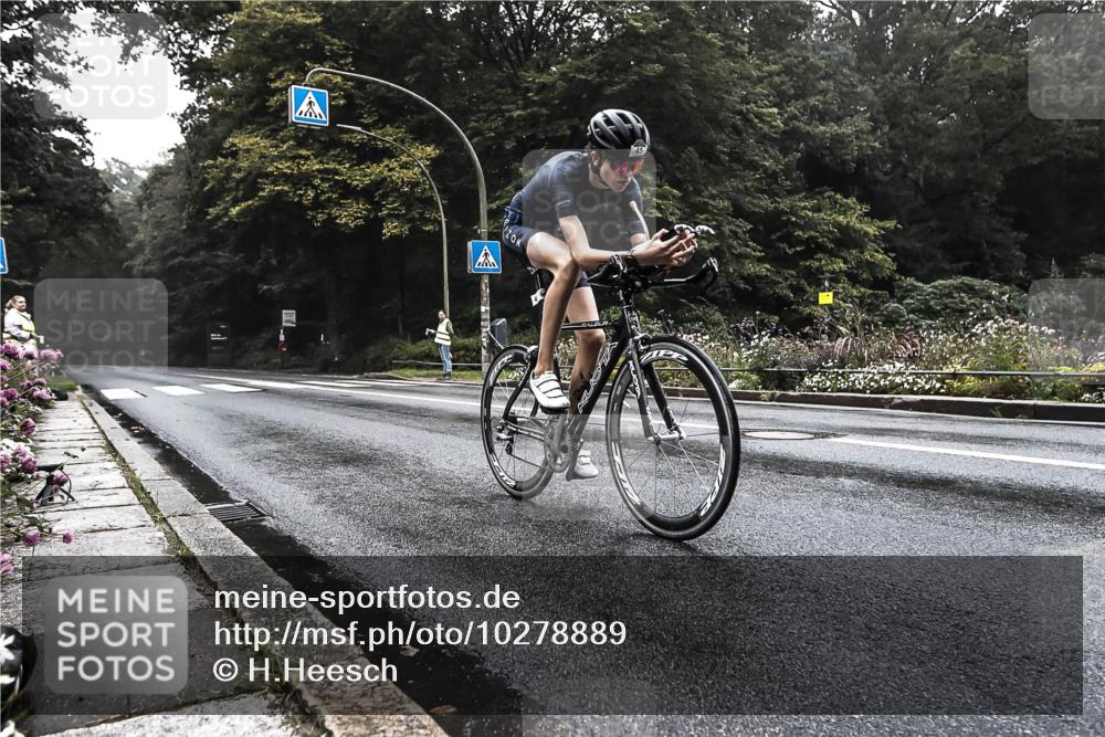 13.09.2026 - Stadtparktriathlon H.Heesch http://msf.ph/oto/10278889 13.09.2026 08:50:03 Radfahren 45, 67 meine-sportfotos.de
