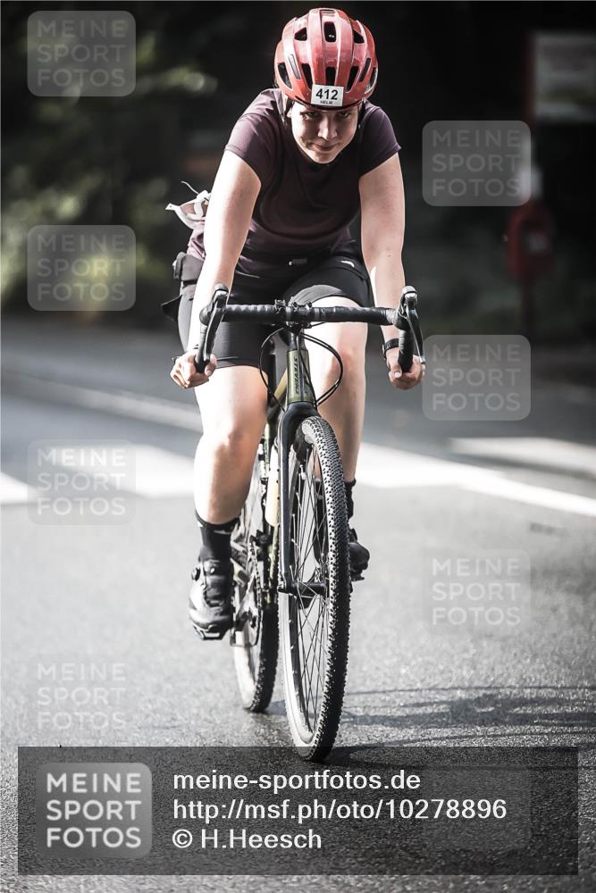 13.09.2026 - Stadtparktriathlon H.Heesch http://msf.ph/oto/10278896 13.09.2026 10:44:08 Radfahren 412, 482, 540, 581 meine-sportfotos.de