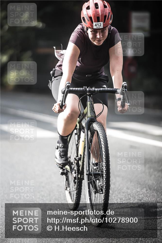 13.09.2026 - Stadtparktriathlon H.Heesch http://msf.ph/oto/10278900 13.09.2026 10:44:08 Radfahren 412, 482, 540, 581 meine-sportfotos.de