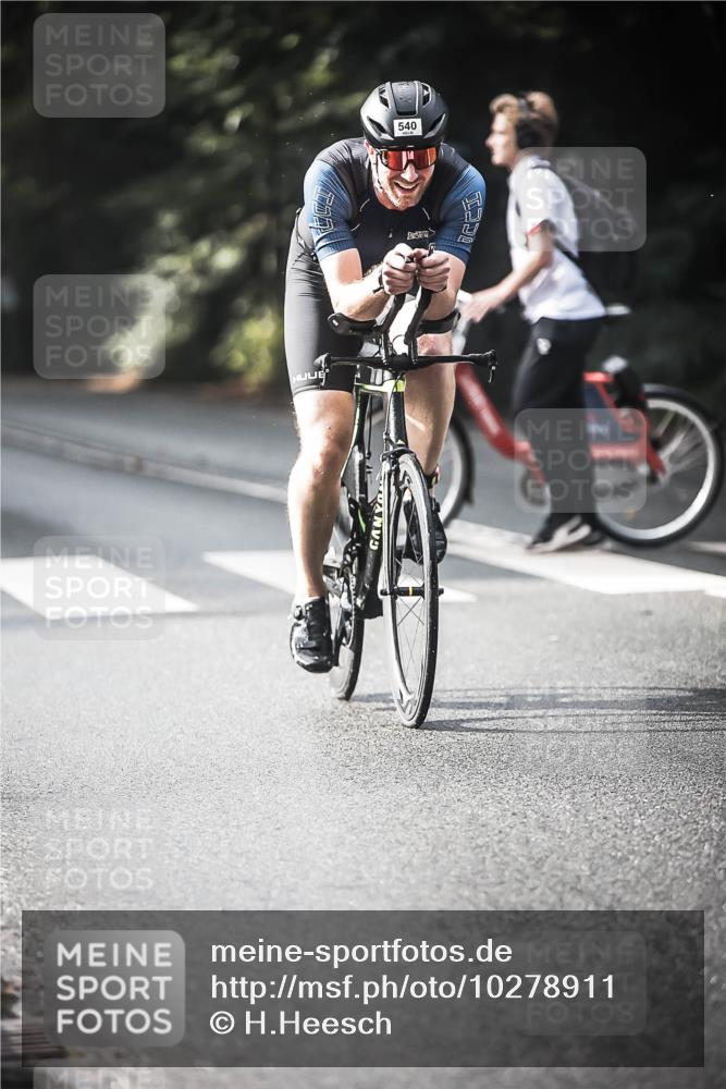 13.09.2026 - Stadtparktriathlon H.Heesch http://msf.ph/oto/10278911 13.09.2026 10:44:09 Radfahren 412, 482, 540, 581 meine-sportfotos.de