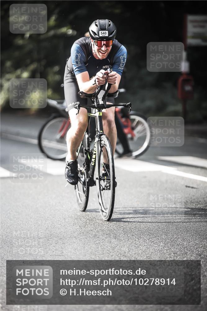 13.09.2026 - Stadtparktriathlon H.Heesch http://msf.ph/oto/10278914 13.09.2026 10:44:09 Radfahren 412, 482, 540, 581 meine-sportfotos.de
