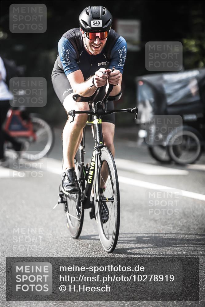 13.09.2026 - Stadtparktriathlon H.Heesch http://msf.ph/oto/10278919 13.09.2026 10:44:10 Radfahren 412, 482, 540 meine-sportfotos.de
