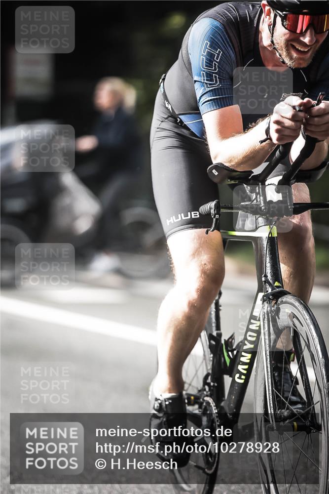 13.09.2026 - Stadtparktriathlon H.Heesch http://msf.ph/oto/10278928 13.09.2026 10:44:10 Radfahren 412, 482, 540 meine-sportfotos.de