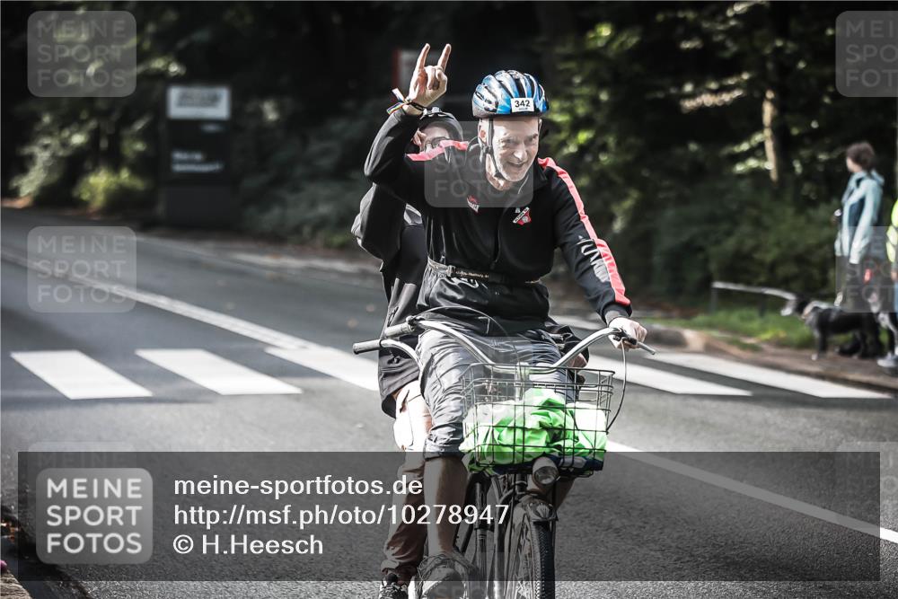 13.09.2026 - Stadtparktriathlon H.Heesch http://msf.ph/oto/10278947 13.09.2026 10:44:22 Radfahren 342, 499, 582 meine-sportfotos.de