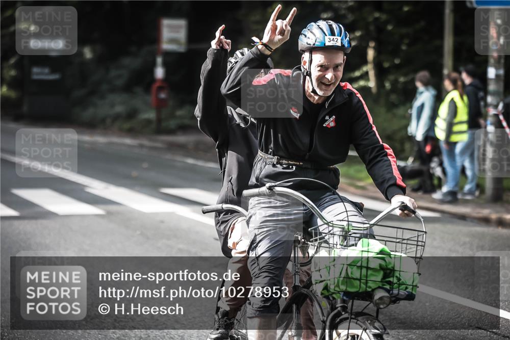 13.09.2026 - Stadtparktriathlon H.Heesch http://msf.ph/oto/10278953 13.09.2026 10:44:22 Radfahren 342, 499, 582 meine-sportfotos.de