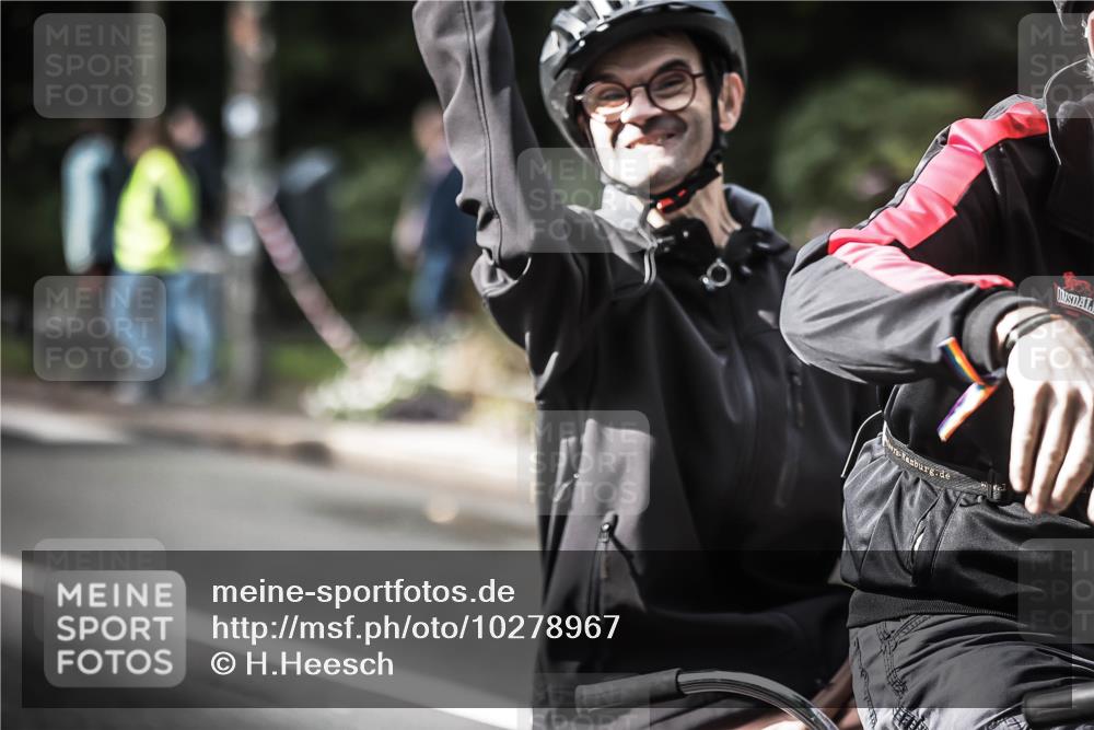 13.09.2026 - Stadtparktriathlon H.Heesch http://msf.ph/oto/10278967 13.09.2026 10:44:23 Radfahren 342, 499, 582 meine-sportfotos.de