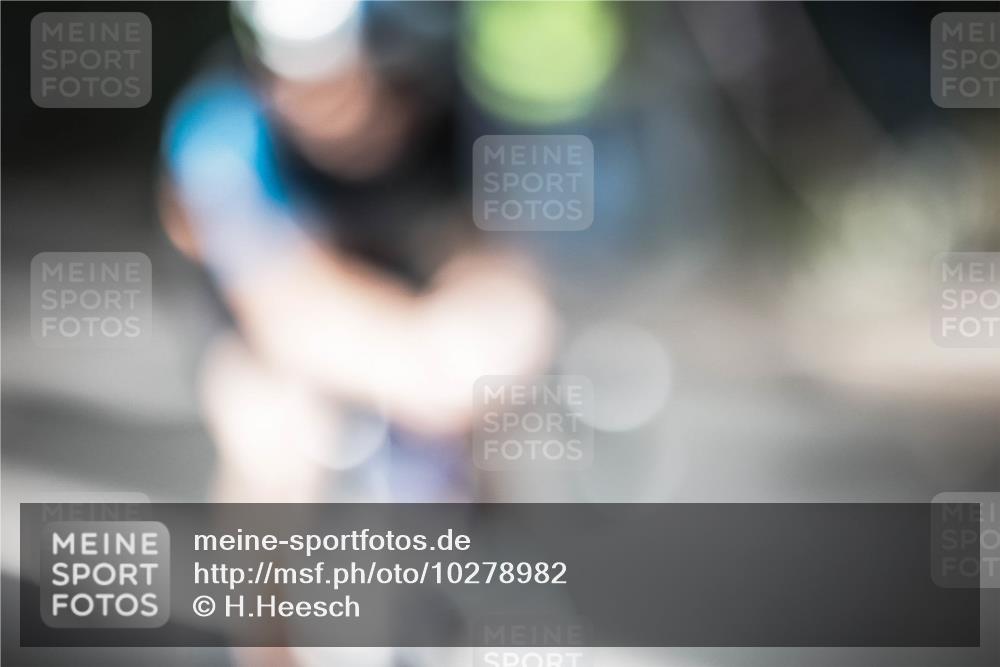 13.09.2026 - Stadtparktriathlon H.Heesch http://msf.ph/oto/10278982 13.09.2026 10:44:26 Radfahren 342, 499, 582 meine-sportfotos.de