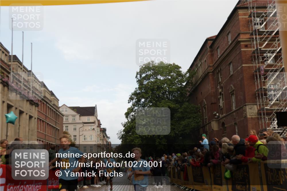 13.09.2026 - Kiel Lauf Yannick Fuchs http://msf.ph/oto/10279001 13.09.2026 08:51:59 Ziel 2020, 3392, 3538, 3557, 5810, 6205, 6372, 7171, 8543, 8700, 11608, 12102, 444, 1210, 1243, 1572, 3779, 3901, 5130, 5169, 5439, 5580, 5793, 5906, 5976, 6532, 6699, 7521, 8206, 8538, 8657, 8883, 9379, 9929, 11448, 12102, 12467, 2015, 3178, 3871, 6937, 7034, 8477, 8736, 10102, 10826, 11752, 444, 909, 3683, 4741, 5211, 5439, 8883, 9929 meine-sportfotos.de
