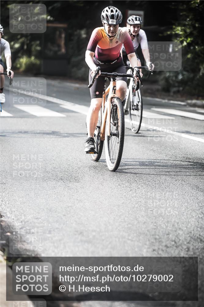 13.09.2026 - Stadtparktriathlon H.Heesch http://msf.ph/oto/10279002 13.09.2026 10:44:33 Radfahren 277, 383, 405, 445, 454 meine-sportfotos.de