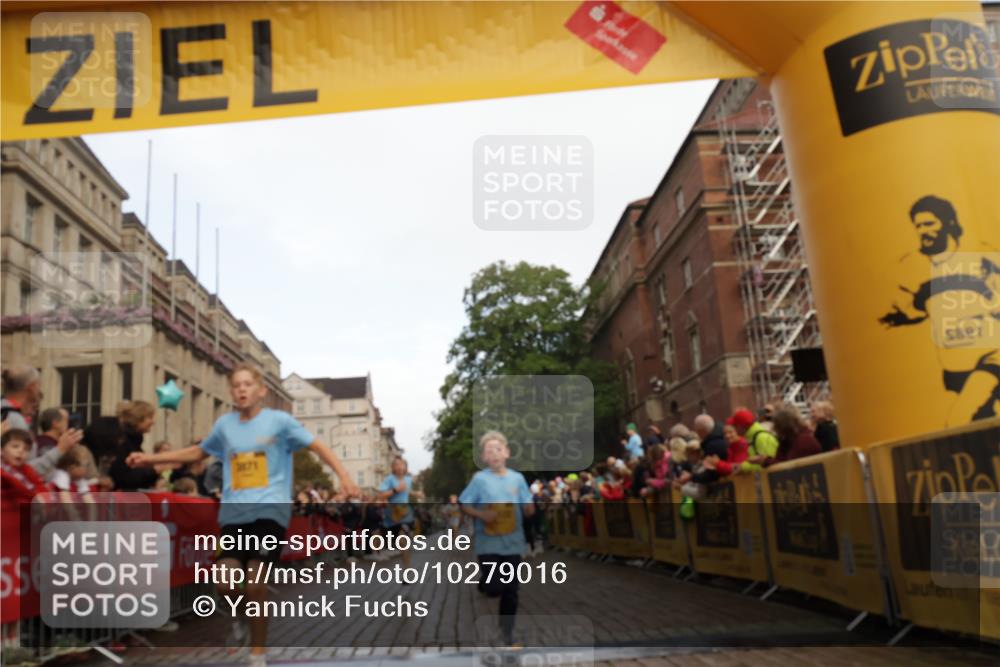 13.09.2026 - Kiel Lauf Yannick Fuchs http://msf.ph/oto/10279016 13.09.2026 08:52:00 Ziel 2020, 3392, 3538, 3557, 5810, 6205, 6372, 7171, 8543, 8700, 11608, 444, 1210, 1243, 1572, 3779, 3901, 5130, 5169, 5439, 5580, 5793, 5906, 5976, 6532, 6699, 7521, 8206, 8538, 8657, 8883, 9379, 9929, 11448, 12102, 12467, 2015, 3178, 3871, 6937, 7034, 8477, 8736, 10102, 10826, 11752, 444, 909, 3683, 4741, 5211, 5439, 8657, 8883, 9379, 9929 meine-sportfotos.de