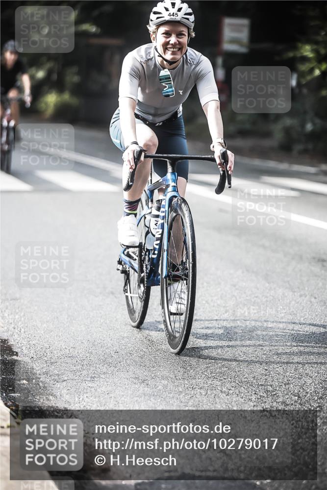 13.09.2026 - Stadtparktriathlon H.Heesch http://msf.ph/oto/10279017 13.09.2026 10:44:35 Radfahren 277, 347, 383, 405, 445, 454 meine-sportfotos.de