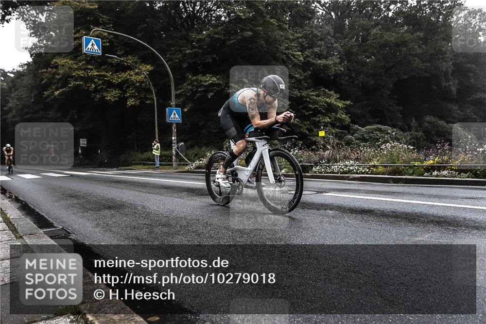 13.09.2026 - Stadtparktriathlon H.Heesch http://msf.ph/oto/10279018 13.09.2026 08:54:04 Radfahren 18, 34, 41 meine-sportfotos.de