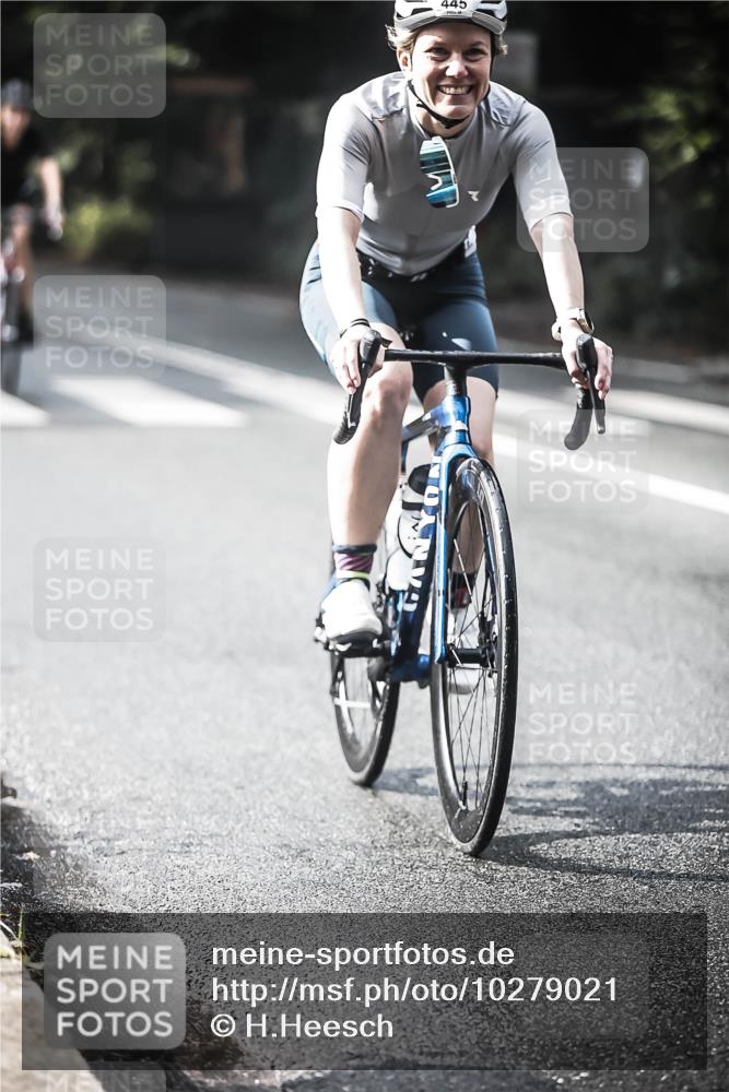 13.09.2026 - Stadtparktriathlon H.Heesch http://msf.ph/oto/10279021 13.09.2026 10:44:35 Radfahren 277, 347, 383, 405, 445, 454 meine-sportfotos.de