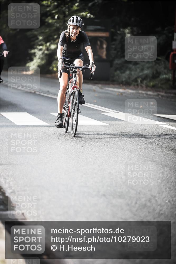 13.09.2026 - Stadtparktriathlon H.Heesch http://msf.ph/oto/10279023 13.09.2026 10:44:35 Radfahren 277, 347, 383, 405, 445, 454 meine-sportfotos.de
