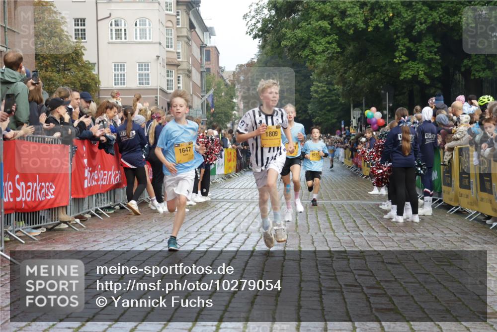 13.09.2026 - Kiel Lauf Yannick Fuchs http://msf.ph/oto/10279054 13.09.2026 08:52:02 Ziel 2015, 2020, 3392, 3538, 3557, 5810, 6205, 6372, 7171, 8736, 10826, 11608, 1210, 1243, 1572, 2020, 3779, 3901, 5130, 5169, 5439, 5580, 5793, 5906, 5976, 6532, 6699, 7521, 8206, 8538, 8543, 8657, 8700, 9379, 9929, 11448, 12102, 12467, 1647, 1809, 3178, 3871, 6937, 7034, 8477, 9381, 10102, 11752, 444, 909, 3683, 4741, 5211, 5439, 5906, 6699, 8657, 8883, 9379, 9929 meine-sportfotos.de