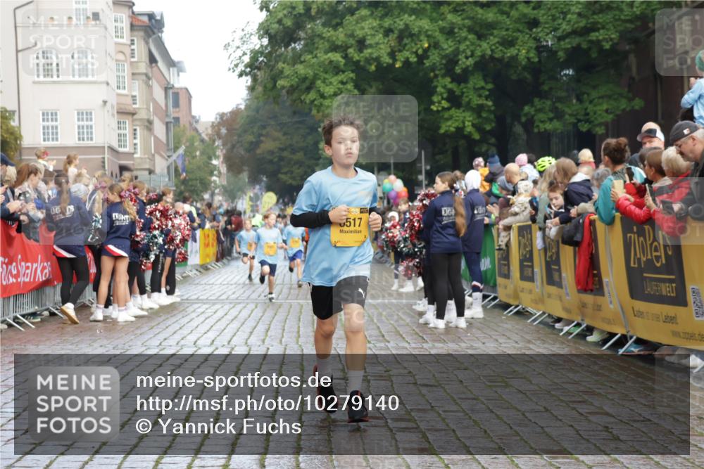 13.09.2026 - Kiel Lauf Yannick Fuchs http://msf.ph/oto/10279140 13.09.2026 08:52:06 Ziel 2015, 3178, 3392, 3538, 3557, 5810, 6372, 7034, 8477, 8736, 10826, 11608, 1210, 1243, 1572, 2020, 3779, 3901, 5130, 5169, 5580, 5793, 5976, 6205, 6532, 7171, 7521, 8206, 8538, 8543, 8700, 11448, 12102, 12467, 1647, 1809, 3871, 6517, 6937, 9381, 10102, 11752, 444, 1243, 5439, 5906, 6699, 8206, 8657, 8883, 9379, 9929 meine-sportfotos.de